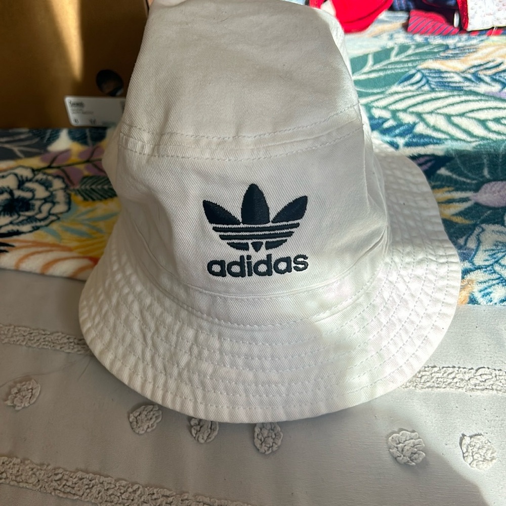 Adidas bucket hat
